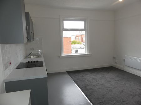 Warbreck Hill Road Flat 2 - Photo 2