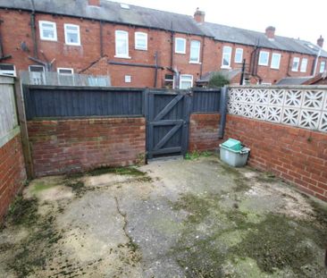 2 bedroom terraced house to rent - Photo 6