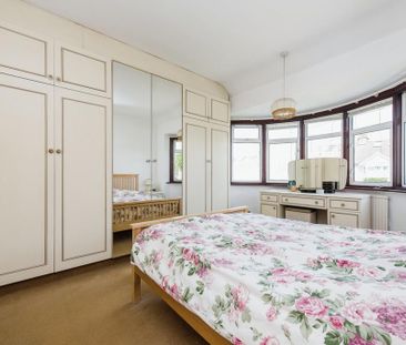4 bedroom semi-detached house to rent - Photo 2