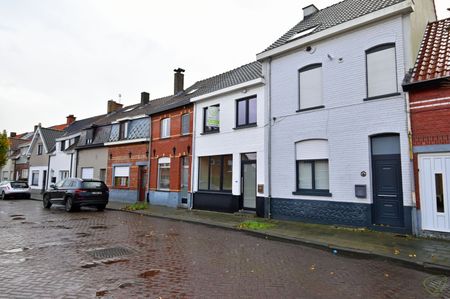 Volledig gerenoveerde woning te huur nabij het centrum van Eeklo! - Photo 3