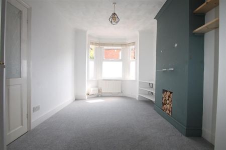 2 bedroom end of terrace house to rent - Photo 2