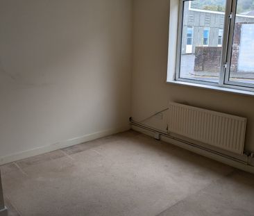 **Apply Online – 2 bed ground floor flat with walk in shower, Ty Br... - Photo 2