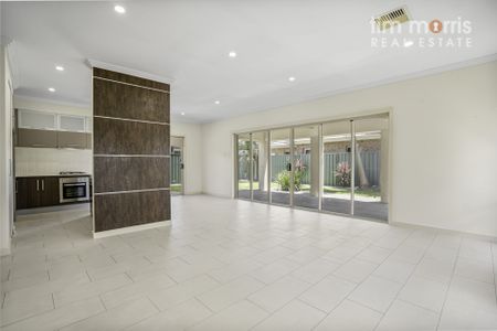 44 Hindmarsh Circuit Mawson Lakes SA - Photo 2