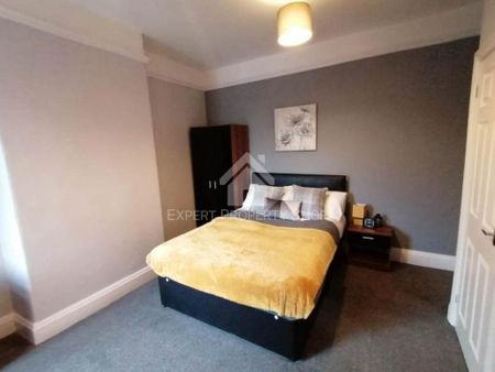 1 bedroom in a house share to rent - Photo 4