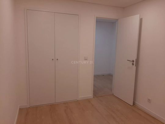 RESERVADO. Apartamento T2 para arrendar na Torre da Marinha, Seixal - Photo 1