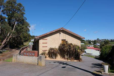 2 / 135 Punchbowl Road, Newstead - Photo 2