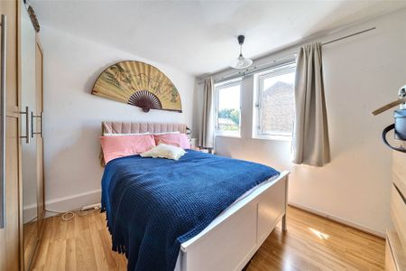 Kennet Close, London, SW11 - Photo 3