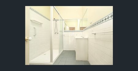 Charming Glen Iris Home with Large Backyard - Photo 2