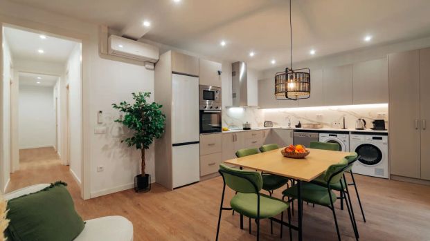 Room for rent in shared apartment in Barcelona - Foto 1