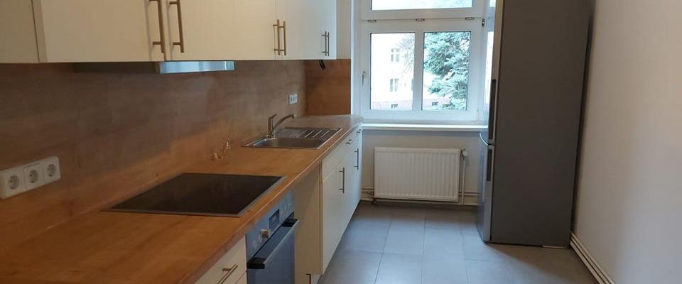3-Zimmer-Altbauwohnung mit Einbauküche & Badewanne im Erstbezug nach Modernisierung - ab sofort! - Photo 1
