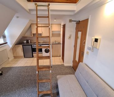 Studio Flat, Morden Road, SW19 - Photo 3