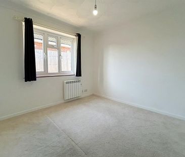 3 bedroom detached bungalow to rent - Photo 5