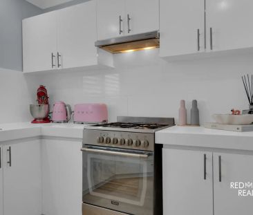 “Beautifully Renovated Villa in Sought-After Palmyra!” - Photo 4