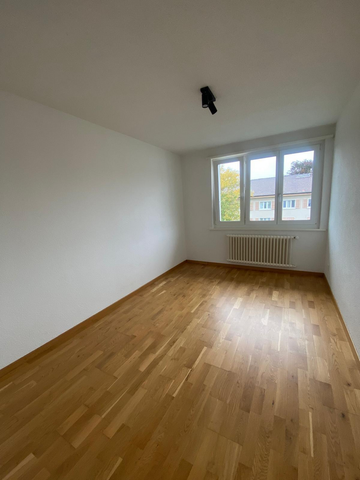 Moderne sanierte 4.5-Zimmerwohnung im 4. Stock mit zwei Balkonen - Photo 5