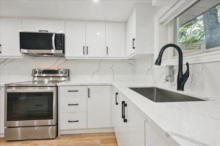 For Lease - 379 Bryant Crescent, Burlington, Ontario - Photo 3