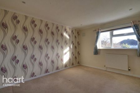 4 bedroom semi-detached house to rent - Photo 5