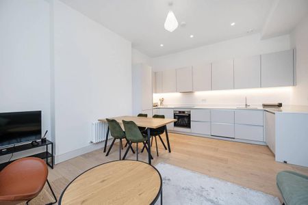 2 bedroom flat to rent - Photo 2