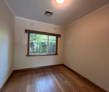 625 Elgar Rd, Mont Albert North VIC 3129 - House For Rent | Domain - Photo 5