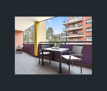 Modern Executive Apartment In Great Location - Photo 1