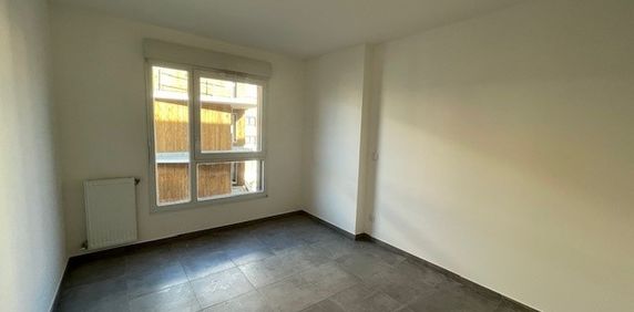 Location Appartement 2 pièces 41m² CHAMBERY 73000 - Photo 2