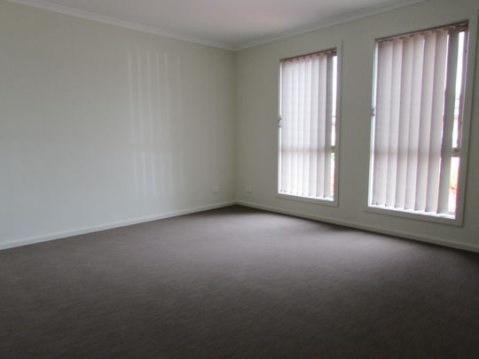 30 Carlson St, Mount Barker SA 5251 - House For Rent | Domain - Photo 1