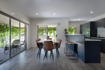 Generous size family home in desirable location. - Photo 4