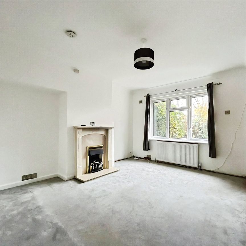 Warburton Road, Twickenham, TW2 6EW - Photo 1