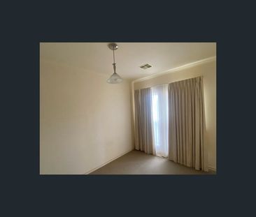 28 Leeds Avenue, Northfield, SA 5085 - Photo 5