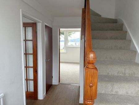 3 bedroom flat to rent - Photo 4