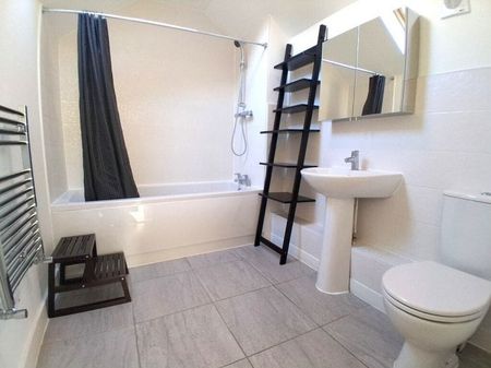 Colville Road, Cambridge £1,850 pcm ⓘ The monthly or weekly payment required by the landlord. Read our glossary page , 3 bedrooms, semi-detached house, to let * Tenant info - Photo 3