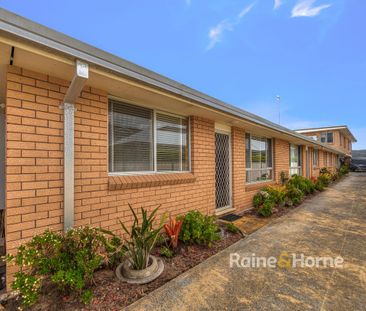 UNIT IN GREAT LOCATION! - Photo 6