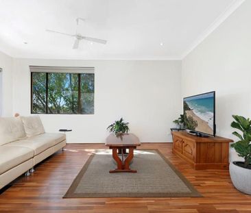 Perfectly Positioned Top Floor Apartment - Photo 2