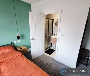 1 bedroom in a house share to rent - Photo 2