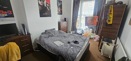 5 Bed - 11 Ashville Grove, Burley, Leeds - LS6 1LY - Student - Photo 2