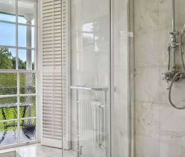 Park Lawn, Farnham Royal, Buckinghamshire, SL2 - Photo 6