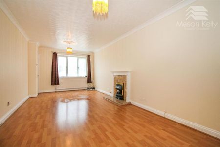 4 bedroom detached house to rent - Photo 3