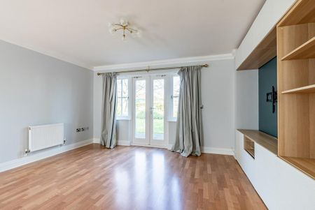 4 bedroom semi-detached house to rent - Photo 2