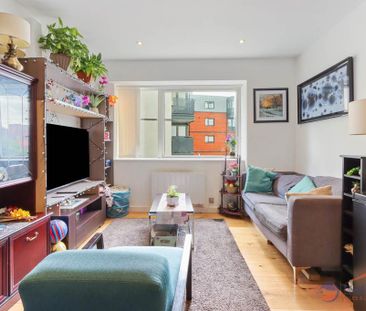 2 bedroom flat to rent - Photo 2