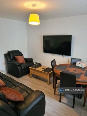 1 bedroom in a house share to rent - Photo 1