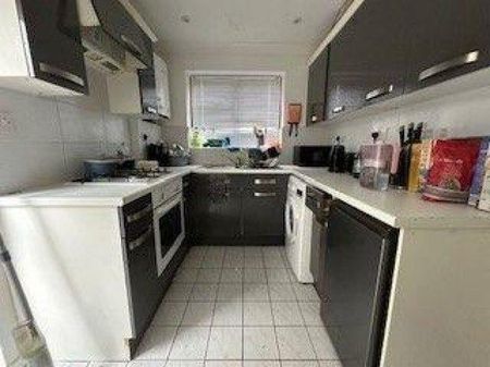 4 bedroom house share to rent - Photo 3