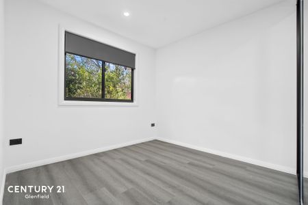 Near New 2 Bedroom Granny Flat with Parking Space&excl; - Photo 3