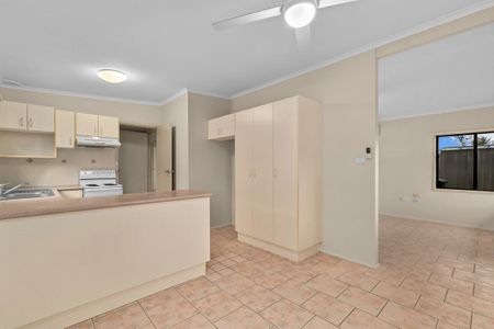 Coastal Living in Popular Location - Photo 4