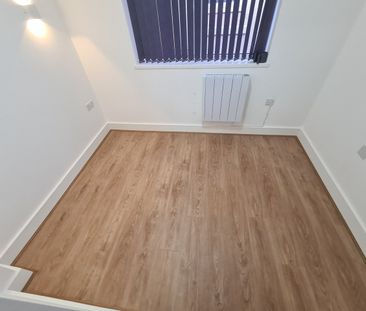 3 Bed Flat, Regent Street, B66 - Photo 3