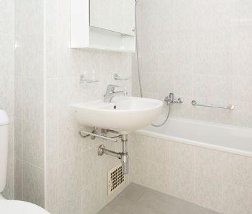 2.5 Zimmer, 1. Stock - Photo 1