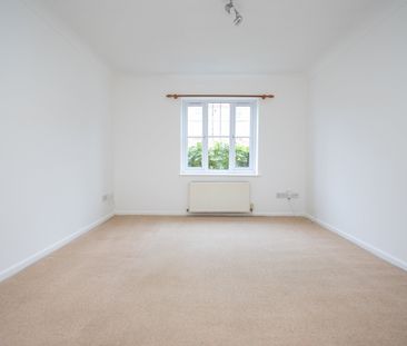 2 bed flat to rent in Apex Court, 82 Avenue Road, BH23 - Photo 4