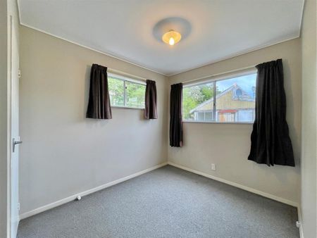 3 Bedroom Unit in Kingston - Photo 2