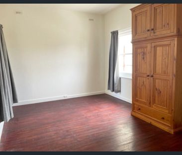 Hi, I'm Art Deco on the Esplanade... - Photo 3