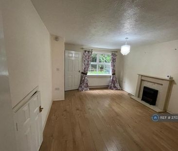 4 bedroom end of terrace house to rent - Photo 1