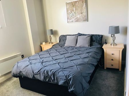 2 Bed Flat, The Bridge Apartments, LS10 - Photo 2