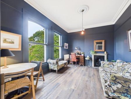 Flat 8 L'Academie, 14 College Gardens, Belfast, BT9 6BQ - Photo 2